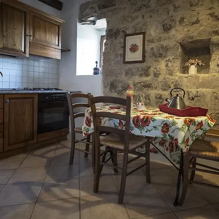 Collelungo Country house *